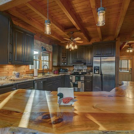Blue Ridge Bliss- Spacious Cabin, Pets, Hot Tub! Exterior photo