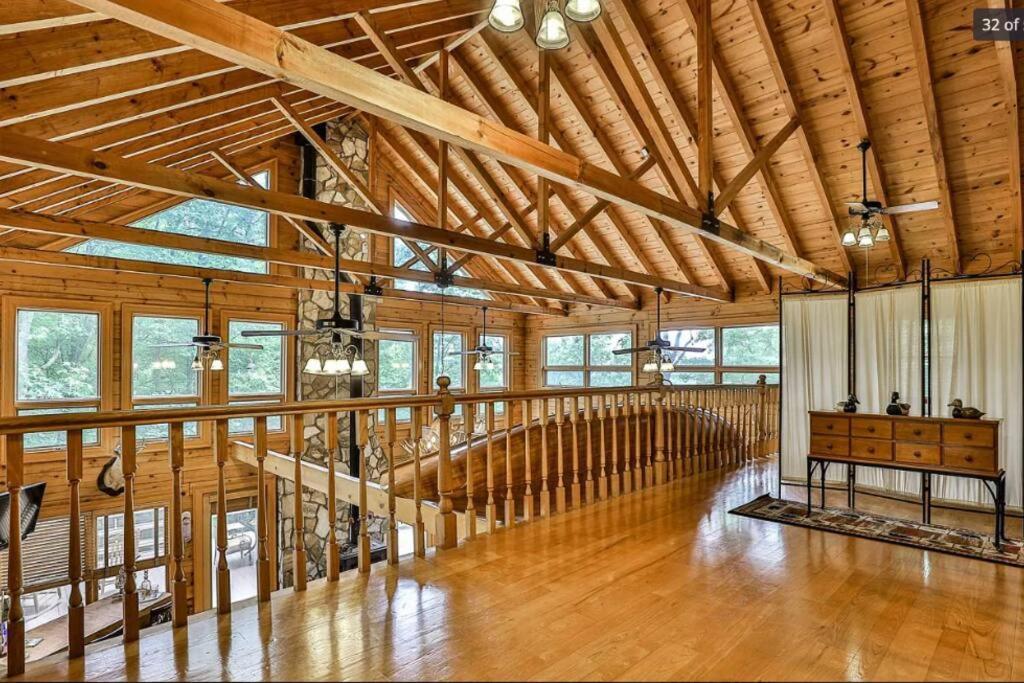 Blue Ridge Bliss- Spacious Cabin, Pets, Hot Tub! Exterior photo